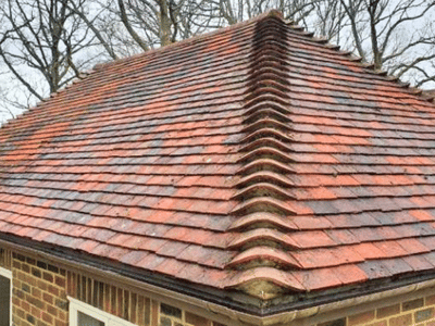 Roof cleaning in Formby – expert service removing moss, algae, and debris for a cleaner, well-maintained roof.